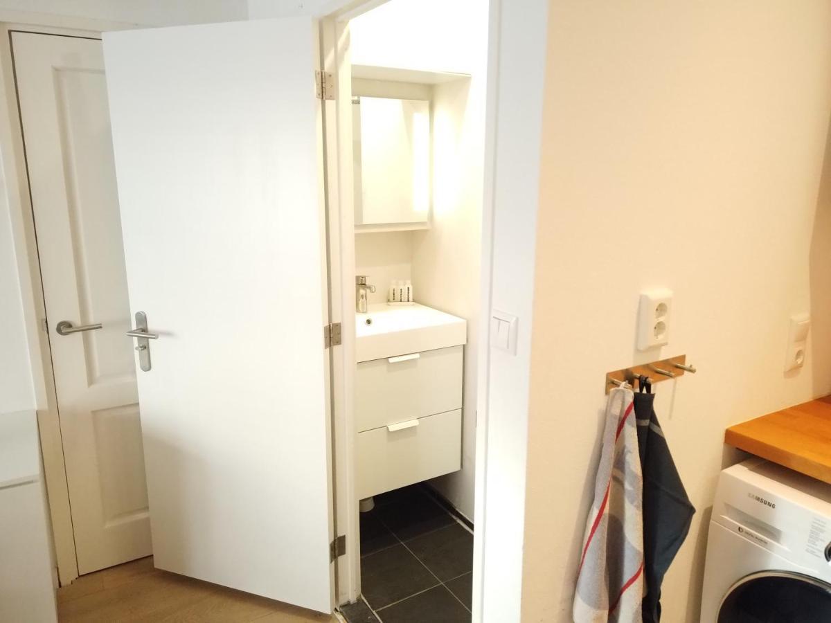 2-Room Apartment + 2 E-Bikes Alkmaar Extérieur photo