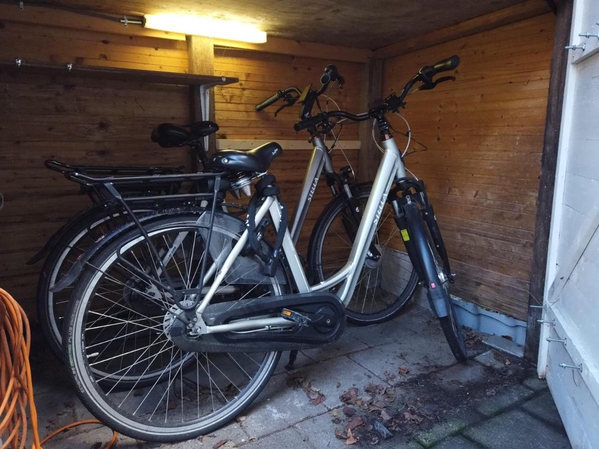 2-Room Apartment + 2 E-Bikes Alkmaar Extérieur photo