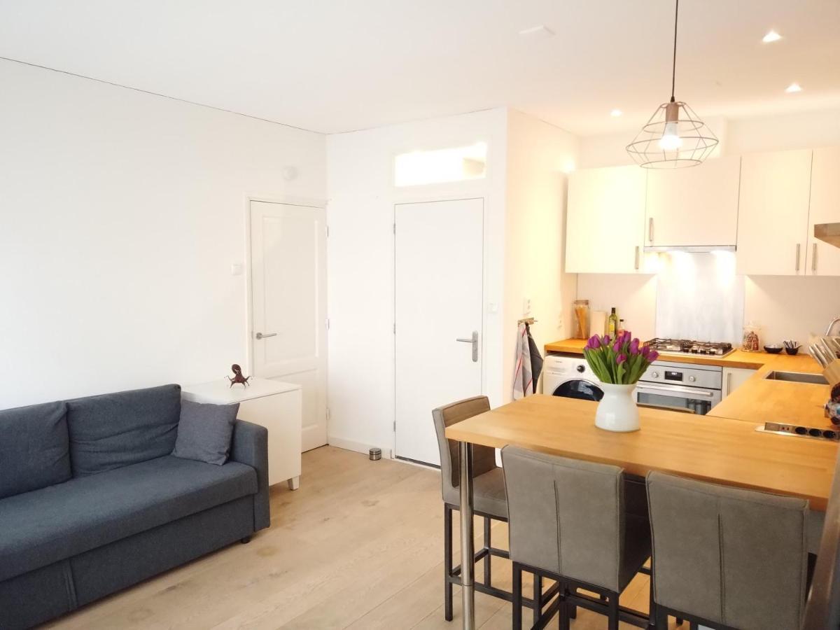 2-Room Apartment + 2 E-Bikes Alkmaar Extérieur photo