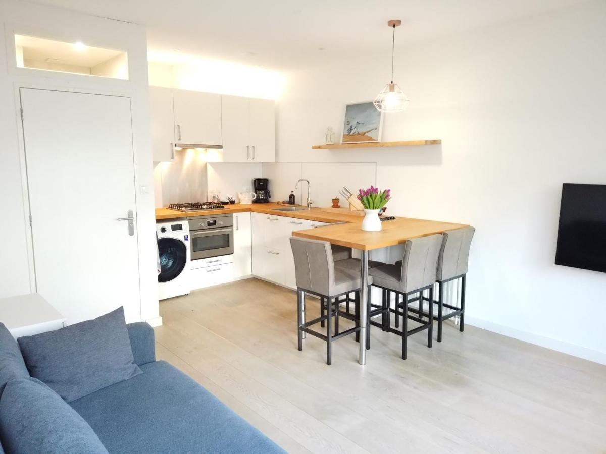 2-Room Apartment + 2 E-Bikes Alkmaar Extérieur photo